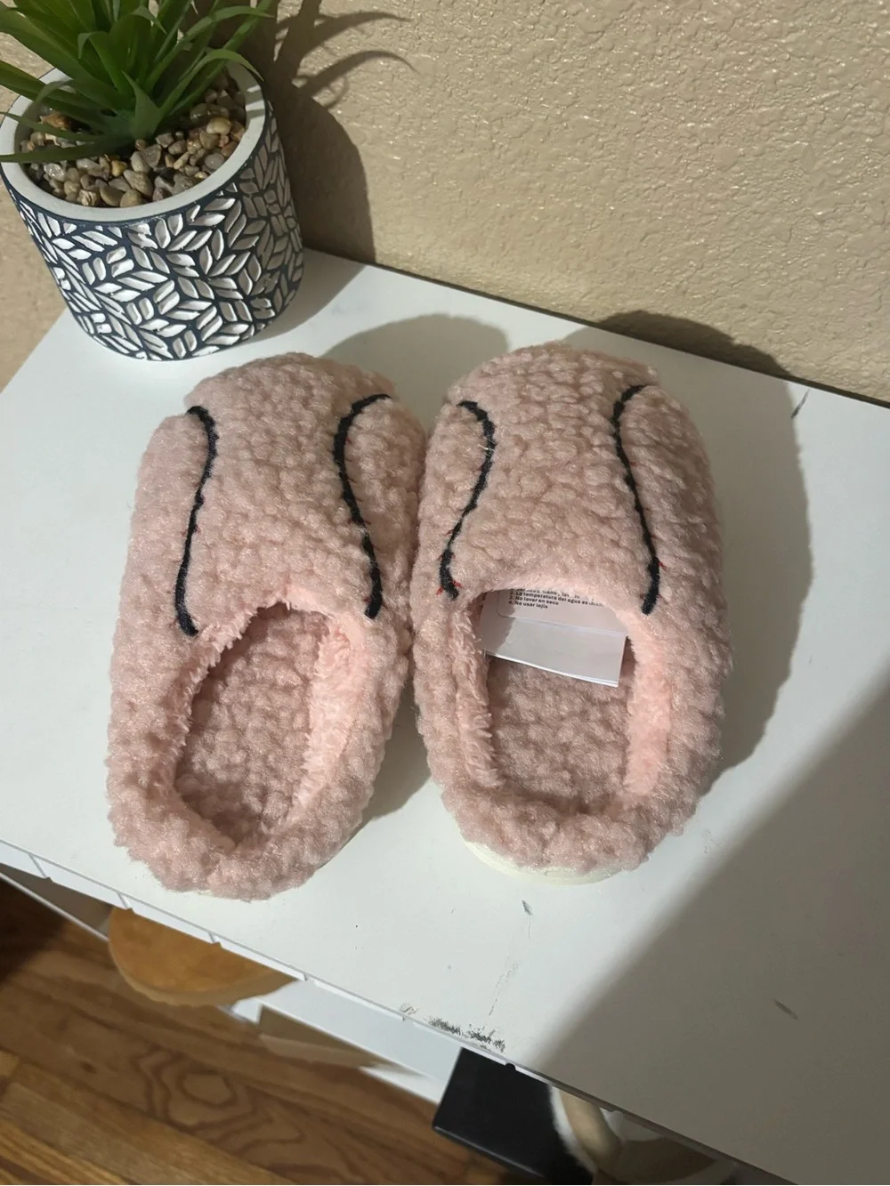 Kids Cozy Slip-On Slippers in Light Pink